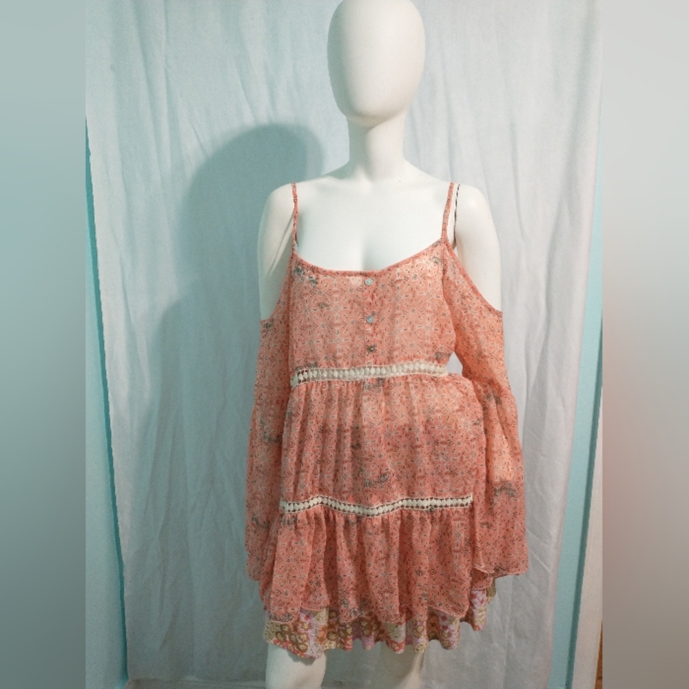 So R.A.D. Cold Shoulder Blouse